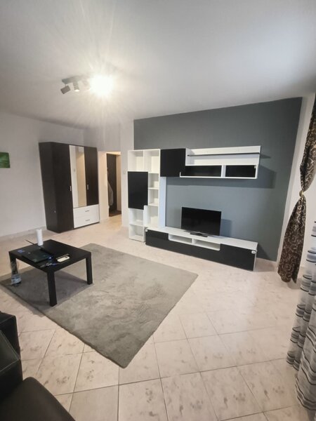 Nerva Traian, Unirii, garsoniera decomandata.